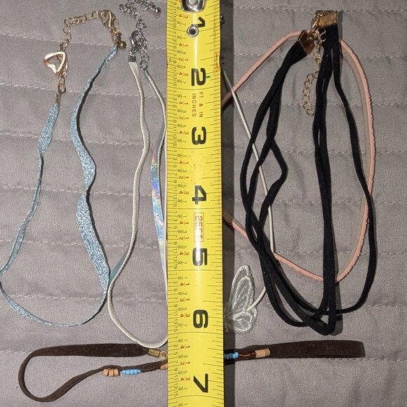 $1 with Bundle ~ Lot of Choker Necklaces 4833 - Picture 2 of 5